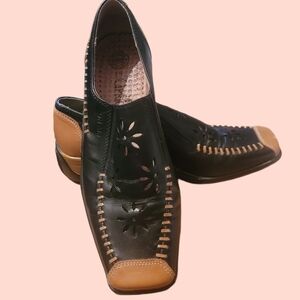 Caprice On Air Black and Tan Leather Shoes